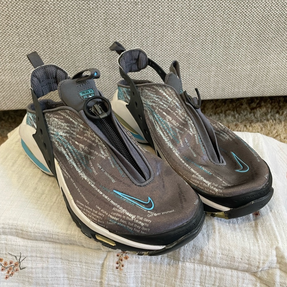 RARE! Nike Air Max Craze women’s size 8 vtg. running shoe with heel strap design